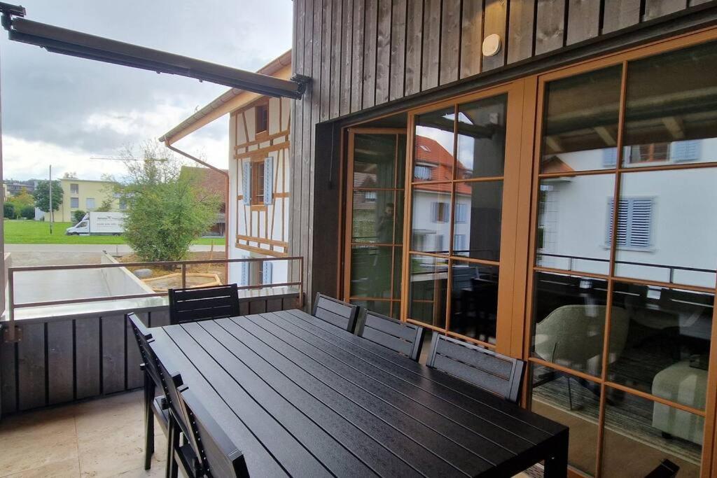 Apartment Visionary Hospitality Bassersdorf, Zuerich - Premium In Swiss Style With Free Parking, Washer, Kitchen, Terrace, Vaulted Cellar Event Room, 15' & Airport Bassersdorf