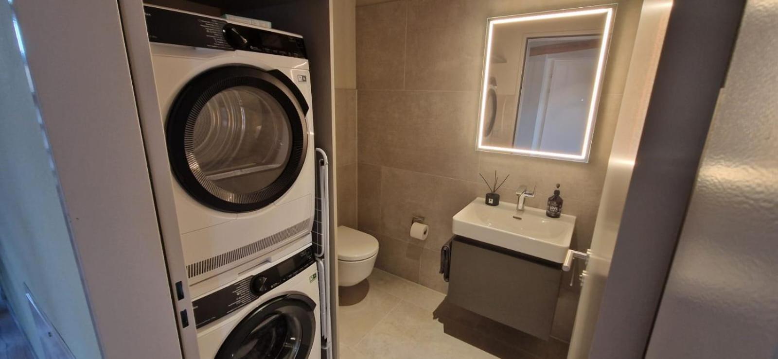 Apartment Visionary Hospitality Bassersdorf, Zuerich - Premium In Swiss Style With Free Parking, Washer, Kitchen, Terrace, Vaulted Cellar Event Room, 15' & Airport Bassersdorf