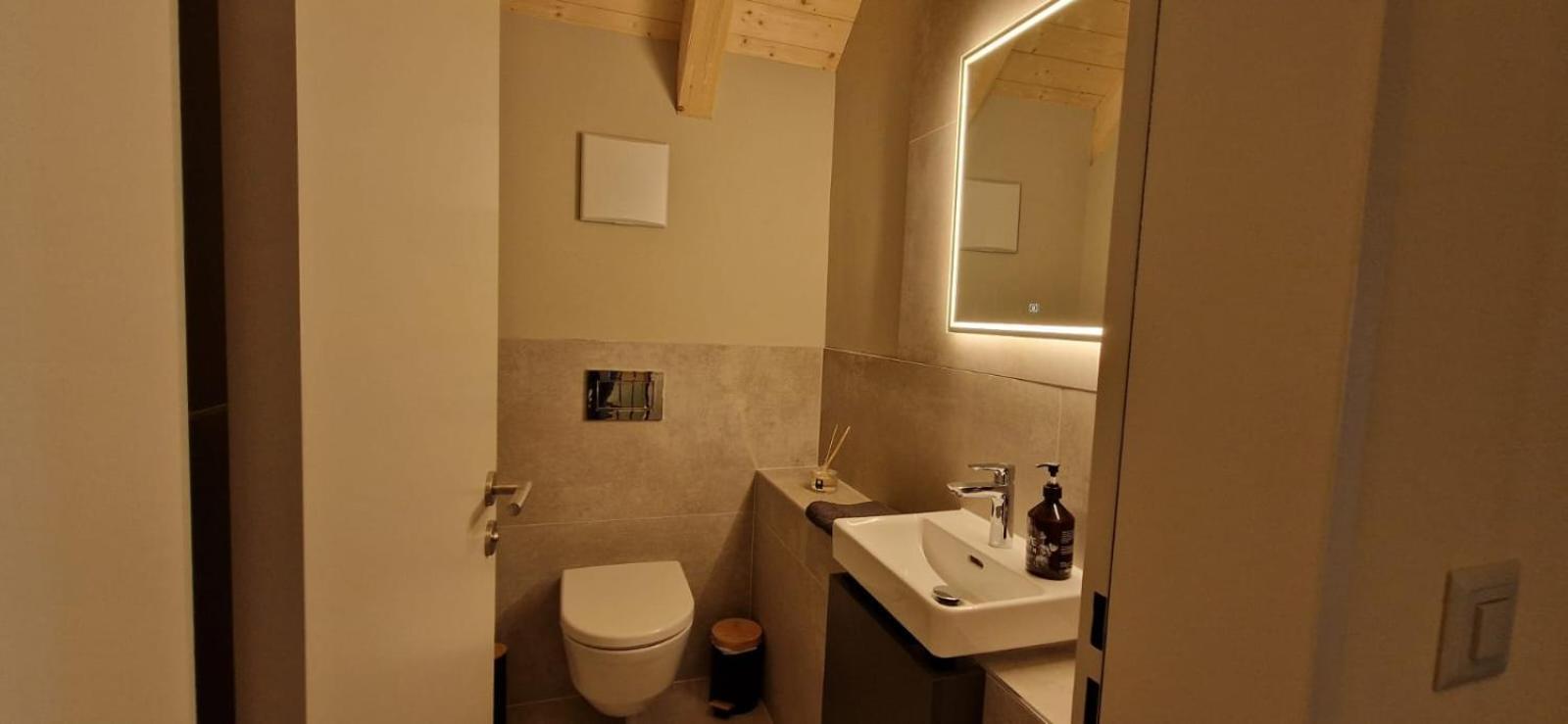 Visionary Hospitality Bassersdorf, Zuerich - Premium In Swiss Style With Free Parking, Washer, Kitchen, Terrace, Vaulted Cellar Event Room, 15' & Airport * Bassersdorf